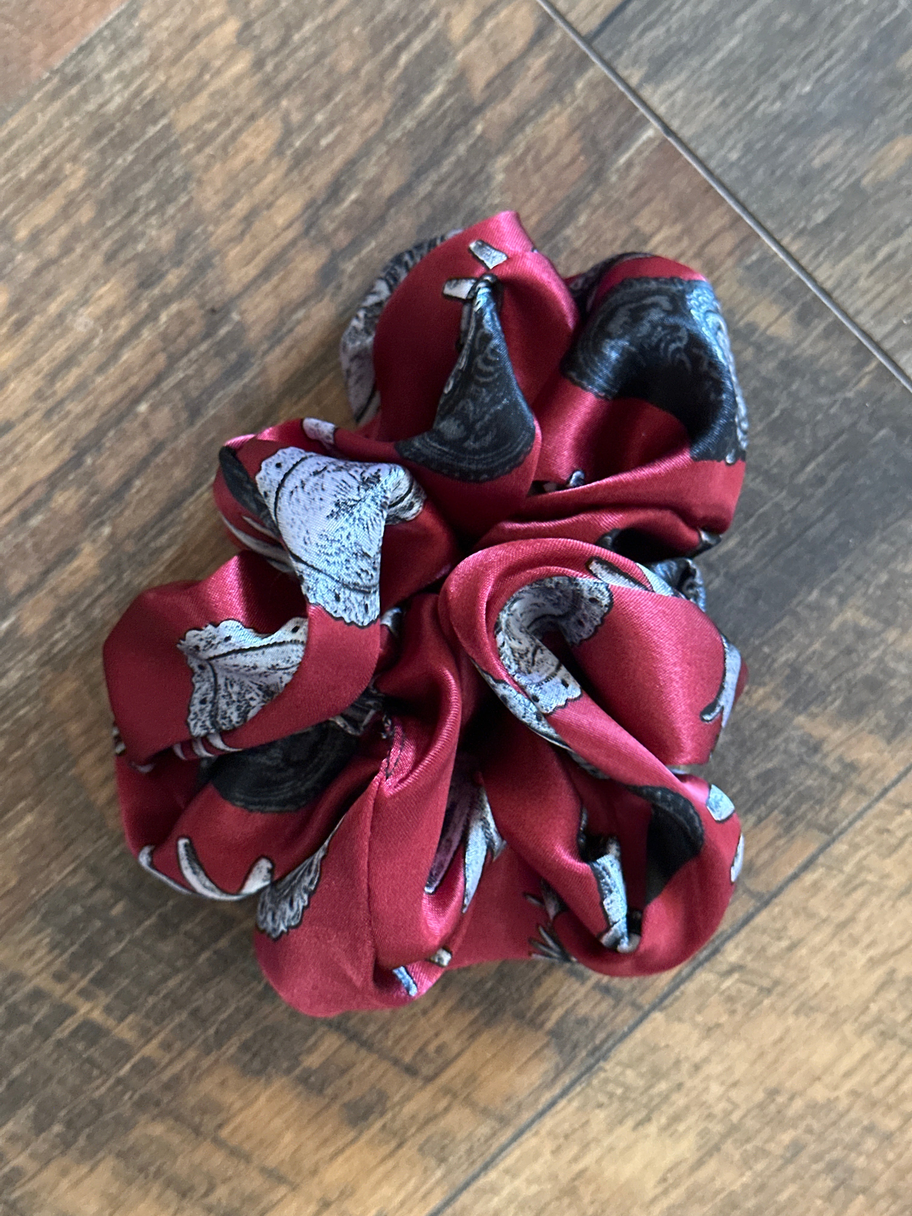 Maroon Spur Scrunchy
