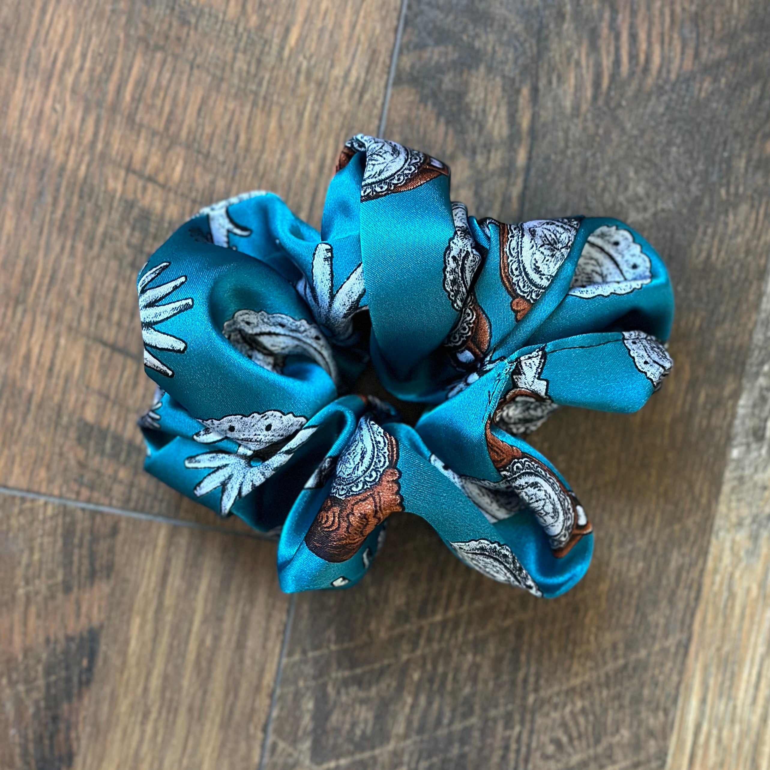 Spur Scrunchy